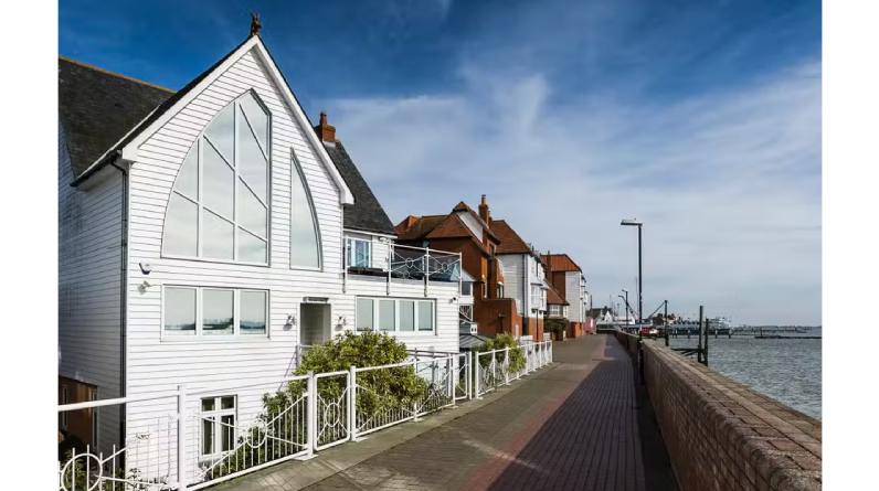 Southend townhouse offers peaceful beach town living with easy access